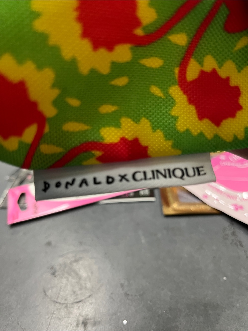 NWOT Clinique Donald Sunflower Cosmetic Pouch -  full of new items nail body lip - Picture 10 of 13